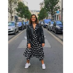 Polkadot Outfit, Polka Dot Dress Outfit, Ivona Zupet, Dress And Sneakers Outfit, Egypt Fashion, New York Outfits, Polka Dots Outfit, Trench Coat Style, Sport Style