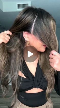 Simple Hairstyles & Tips on Instagram: "Simple & perfect hair hacks ❤️❤️ By @linanoory ❤️ . *No copyright infringement was intended. If you are the author of this video and do not want your video to be posted on this page, please contact me in DM and your video will be deleted as soon as possible. Thank you 🤗 . #hairvideo #hairoftheday #hairstyleideas  #hairtutorial #naturalhairtutorial #hairofinstagram #cutehairstyles #hairtutorialvideo #braidoftheday #hairstyle #braidsofinstagram #braidtutorial #tutorialhair #hairstylevideo #hairdecoration #tutorialhairdo #hairideas #tutorialvideo #hairglamvideos #hairstyleideas" Sleek Prom Hair, Easy Hair Updos, Bun Hairstyles For Long Hair, Fashion Scarf, Hairdo For Long Hair