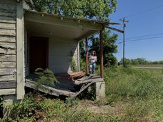 @/hisethelcain. “stopped by the golden age house on the way to alabama ♥️” twitter, 1 may 2020. set of three photos. Florida Baby, Lip Gallagher, Dumping Ground, 1 May, Indie Pop Music, Southern Girl