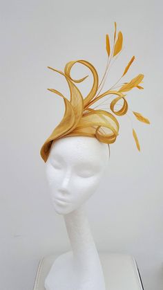 Gold Fascinator Wedding Fascinator Mother of the Bride hat | Etsy Yellow Fascinator, Gold Fascinator, Fascinator Hats Diy, Mother Of The Bride Hats, Royal Hats, Fascinator Wedding, Derby Fascinator, Sinamay Hats, Couture Hats