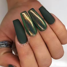 Unghie Sfumate, Dark Green Nails, Nagellack Trends, Nail Polish Trends, Super Nails, Dark Nails, Prom Nails