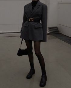 Old Money Sneakers Outfit, Loewe Outfit, Light Academia Clothes, Hight Boots, Boss Lady Outfit, Indie Sleeze, Academia Clothes, Grey Jacket, Cute Everyday Outfits