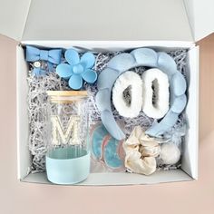 Bride Gift Basket, Bride Something Blue, Bride To Be Gifts, Something Blue For Bride, Basket Blue, Blue Coquette, Flower Hair Claw, Shower Spa, Best Bride