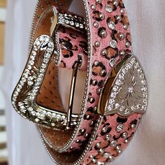 Beautiful Never Used Belt L38" W1.5" Pink Western Style Jean Jewelry, Cowgirl Belts, Bling Belts, Pink Belt, Fitted Blouses, Beaded Animals, Bead Leather, Blue Jean, Collar Dress