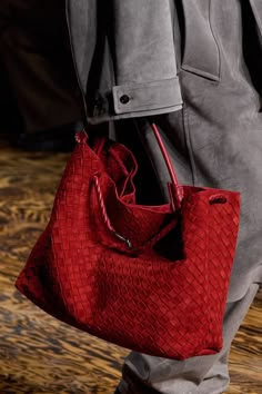 - HarpersBAZAARES Red Bag Aesthetic, Red Handbag Outfit, Bottega Bag, Bag Wishlist, Aesthetic Bag, Bottega Veneta Shoes, Bags 2024, Bottega Veneta Bags, Dream Bags