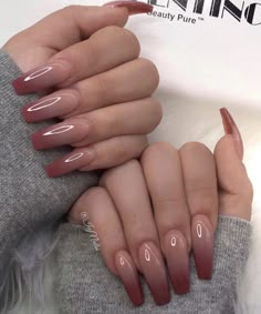 Burgundy Acrylic Nails, Unghie Sfumate, French Pedicure, Pink Ombre Nails, Ombre Acrylic Nails, Ombre Nail Designs, Fall Acrylic Nails, Almond Nails Designs, Pink Acrylic Nails