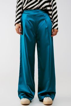 Q2 wide leg satin pants in blue Satin Pants, Pleated Trousers, Trouser Pants Women, Pantalon Large, Wide Legs, Blue Satin, Cinched Waist, Oversized Shirt, Satin Fabric