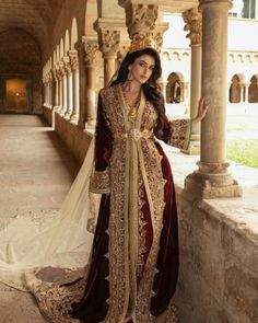 #moroccantakchita #moroccancaftan #القفطان_المغربي #maghreb #northafrica #mena #amazigh #amazighculture #moroccanculture #moroccancuisine #moroccanbeauty #moroccantouch Traditional Moroccan Wedding, Moroccan Takchita, Moroccan Henna, Moroccan Clothing, Moroccan Wedding, Moroccan Dress, World Cultures, Wedding Inspo, Cool Things To Buy