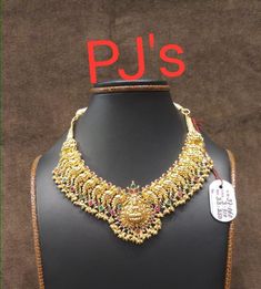 Fashion Jewelry Necklaces Gold, Blouse Works, Short Necklaces, Animation Wallpaper, Lakshmi Devi, Choker Necklace Designs, Gold Bangle Set, Beautiful Gold Necklaces