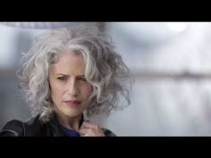 Grey Curly Hair, Shaggy Bob, Beautiful Gray Hair, Short Blonde Hair, Beautiful Long Hair, Volume Hair, Short Curly Hair, Grey Hair, Great Hair