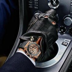 Gloves Men, Men's Gloves, Gentleman Aesthetic, Driving Car, Hand Gloves, Mens Style Guide, Sharp Dressed Man, Men Style Tips