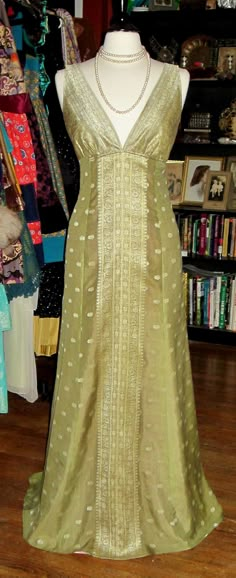 Sari Ideas, Saree Reuse, Sari Dress, Sari Fabric, Sari Silk, Saree Dress, Indian Designer Outfits, Fashion Attire, Stylish Dress Designs