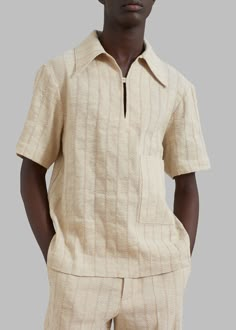 Color: Straw Woven linen-cotton blend fabric Relaxed fit Striped pattern Pointed collar Short sleeves Front patch pocket Single front concealed button closure Unlined 63% Linen 37% Cotton Professional Dry Clean Only By Róhe. Made in Lithuania Mens Striped Beach Shirt, Linen Menswear Shirts, Mens Linen Wedding Shirt, Summer Linen Shirts Men, Mens Resort Wear Outfits, Mens Dress Wear, Mens Linen Outfit, Linen Outfit Men, Linen Clothes For Men