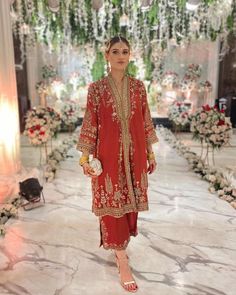 Simple Dholki Outfit, Punjabi Wedding Guest Outfit, Achkan Suit Women, Paint Dress Design, Sims Closet, Hira Khan, Indian Formals, Punjabi Boutique Suits, Wedding Wear Pakistani