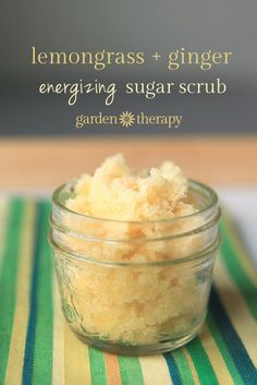 Honey Lip Scrub, Sugar Scrub Homemade Recipe, Homemade Scrubs, Diy Scrubs, Lip Scrub Recipe