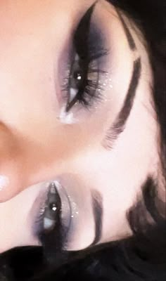 Makeup Looks For Prom Purple Dress, Goth Makeup Eyeshadow, Glitter Alt Makeup, Prom Makeup Alternative, Black Eye Makeup Prom, Y2k Prom Makeup, Shadow Makeup Eye, Alt Birthday Makeup, Concert Makeup Black