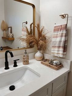 boho bathroom decor ideas Cozy Boho Bathroom Ideas, Bathroom Pampas Decor, Boho Bathroom White Cabinets, Pampas In Bathroom, Boho Western Bathroom Target, Coastal Boho Interior Bathroom, Cream Boho Bathroom, Cute Boho Bathroom Ideas, Brown Boho Bathroom Ideas