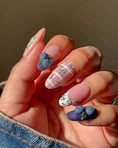 Blueberry nailsss🫐🤍✨ Swipe to see my thumb nail! Would you wear this nail set? Press on nail orders reopen on 8/25, save this mani if you’d like to twin with me and I’ll customize it for you🥰 Products used: @apresnailofficial medium round, @esvynails Summer base, @dndgel DND DC 099 gel, @makartt_official rhinestone glue, @southtxnailsupply 3D sculpting gel, @beetlesgelpolish b696 & gold chrome #pressonnails #pressons #pressonsets #blueberrynails #bluenails #fruitnails #fruitnailart #cutena... Blueberry Nail Design, Nails Press On, Round Nail Ideas, Blueberry Nails, Fall Nail Idea, Dance Problems, Summer Nails Colors Designs, Berry Nails, Checkered Nails