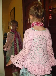 Free crochet pattern Crocheted Sweaters, Hippie Jacket, Stil Boho, Crochet Girls, Crochet Baby Clothes