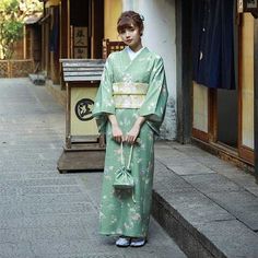 Kimono Outfit Japanese Traditional, Green Kimono Traditional, Kimono Fashion Traditional, Kimono Traditional Woman, Green Kimono Outfit, Haori Women, Japan Traditional Clothes, Korean Kimono, Kimonos Outfits