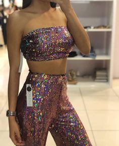 Glitter Two Piece Outfit, 32nd Birthday Outfit, Top Brillo, Flashy Outfits, Gown Dress Party Wear, Edm Concert, Sequin Set, Party Dress Codes, Halloween Rave