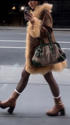 Brown And Beige Outfit, Beige Outfit Aesthetic, Ashley Bestdressed, Ashley Best Dressed, Style Inspo Winter, Professional Overthinker, Cold Outfit, October Outfits, Visual Gallery