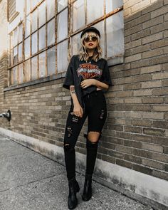 Model Off Duty Style, Hippie Grunge, Look Grunge, Fest Outfits, Tokyo Street Fashion, Teen Outfits, Black Ripped Jeans, Grunge Look, Looks Black