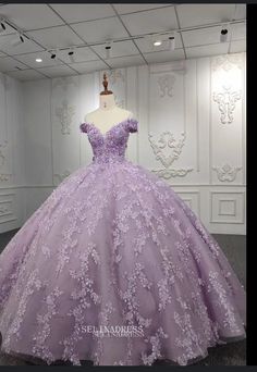 Quince Dresses Lilac, Purple Quinceanera Dress With Fitted Bodice, Purple Fitted Gown For Quinceanera, Fitted Purple Gown For Quinceanera, Purple Fitted Quinceanera Dress For Formal Occasions, Fitted Purple Quinceanera Dress For Prom Season, Fitted Lace Ball Gown Quinceanera Dress, Fitted Lace Quinceanera Ball Gown Dress, Fitted Lace Quinceanera Ball Gown