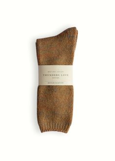 Thunders Love Wool Collection Recycled Sand socks are socks knitted in sand recycled wool on the outside, which have thinner grey and orange yarns inside that reveal a beautiful effect on the outside. ADVANTAGES; Eco-friendly product, Recycled Wool, Multicoloured yarn craft, Unique design, Beautiful glimpsed effect, Finely ribbed knit to get perfect fit, Durability and resistance. Beige And Green, Grey And Orange, Green Socks, Navy Colour, Yarn Craft, Pink Socks, Striped Socks, Wool Socks, Egyptian Cotton