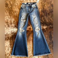 Brand New, Never Worn, Super Cute High Rise Flare Jeans, Size 24x32. Farm Videos, Cowgirl Things, Squish Mellow, Jeans Western, High Rise Flare Jeans, Country Style Outfits, Looks Country, Kancan Jeans, Western Clothes