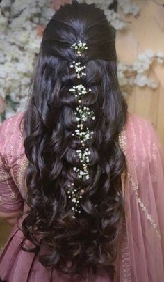 Hairstyle 💇🏻‍♀️ Timeless Hairstyles, Long Hair Care