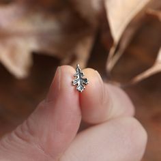 Tiny Oak Leaf Earrings Detailed Silver Oakleaf Studs Oak - Etsy Oak Tree Jewelry, Leaf Necklace Silver, Oak Leaf Earrings, Oak Leaf Necklace, Tree Jewelry, Silver Oak, Earrings Nature, Silver Clutch, Oak Leaves