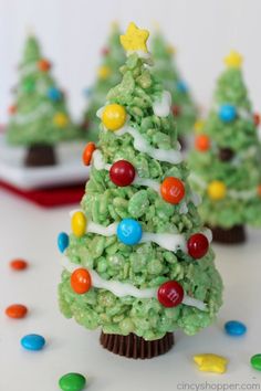 christmas tree rice krispy treats on a red tray