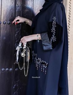 Black Abaya Designs, Iranian Fashion, Hijab Designs, Niqab Fashion, Stylish Hijab, Hijab Fashionista, Iranian Women Fashion