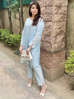 Pakistani Pants Design For Kurti, Casual Kurti, Co Ords Outfits, Pant Design, Kurti Sleeves Design, Pakistani Dresses Online, Womens Pants Design, Coord Sets