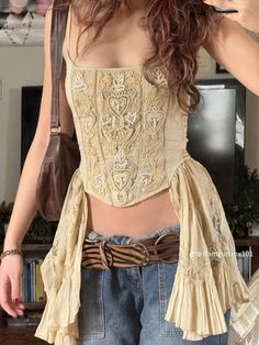 Isabella Vitiello, Corset Fashion Outfits, Corset Outfits, Leo Rising, 90s Inspired Outfits, Paisley Fashion, Cora Reilly, Medieval Fashion, Whimsical Fashion