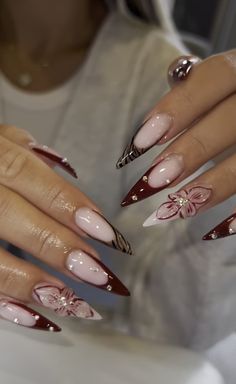 Fairycore Almond Nails, Almondetto Nails Designs, Vintage Almond Nails, Fall Long Almond Nails, Christmas Vibe Nails, December Nails Almond Shape, Almond Stiletto Nails Short, Nails 2024 Almond, Stilleto Nail Ideas