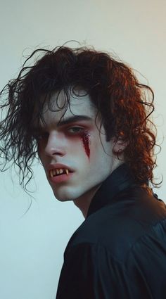 Vampire Hairstyles, Back Undercut, Mens Halloween Makeup, Classic Vampire, Vampire Hair, Hairstyles For Guys, Modern Vampires, Sleek Back, Halloween Hairstyles