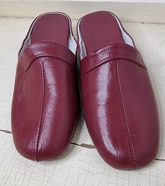 Vintage 80's Burgundy Slippers  HIGH QUALITY Pure Leather Women's Slip On  Made in Portugal  Lovely walk  Size 35 EU Please feel free to contact me if you need further details about any of our items We ship anywhere, please ask for a quote if your Country is outside the European Union. Check out other Vintage items at our ETSY Shop Jewellery 4U2 https://www.etsy.com/shop/Jewellery4U2 Womens Vintage Nylon Slippers, Burgundy Slippers, Leather Slippers, European Union, House Slippers, Denmark, Jewelry Shop, Leather Women, Vintage House