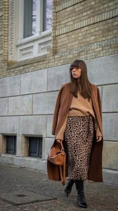 Cowboy Boot Outfits, Fancy Lady, October Outfits, Loewe Puzzle, Puzzle Bag, Leopard Fashion, Outfit Trends, Layering Outfits, Winter Coats