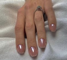 Natural Round Nail Designs, Straight Short Nails, Nails Squoval Designs, Chrome Squoval Nails, Short Round Chrome Nails, Builder Gel Short Nails, Rounded Square Nails Designs, Short Sqovalnails, Square Pearl Nails