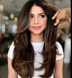 Layered Brunette Balayage Hair, Long Brunette Hair With Layers Straight, Haircut Ideas For Long Hair Layers Brunettes, Brunette Hair Layers, Straight Brunette Hair, Balayage Straight Hair, Haircut Selfie, Photo Hijab, Rambut Brunette