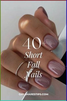 After fur nails, you probably thought that you had seen all the craziest nail art ideas. Short Gel Nails Chrome, Short Nail Shape Ideas, Fall Chrome Nails 2024, Fall 2024 Nail Color Trends, Nails September 2024, Fall 2024 Nails Trends, Fall Nails One Color, Fall Nails Almond Shape Short, Fall Nail Looks