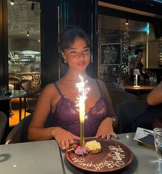 Restaurants For Birthdays, 17 Birthday Cake, 17th Birthday Ideas, 21st Bday Ideas, Cute Birthday Pictures, 21st Birthday Photoshoot, Birthday Babe, 26th Birthday