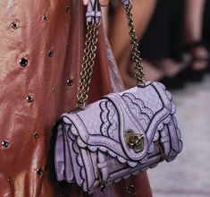 10 Fashion Trends That You Will See Everywhere This Spring - 318 Diorever Bag, 2018 Runway, Bottega Veneta Bag, Milano Fashion Week, Classic Bags, New Fashion Trends, Day Bag