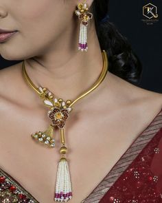 Elevate your grace with the Tikaram exquisite Jewellery collection. Ranging from classic to avant-garde, our meticulously crafted pieces exude refinement. Embrace a hint of luxury and be entranced by the captivating charm of our Antique Designer Necklace. Bask in your radiance and establish a bond of affection with Tikaram Jewellers' exquisite assortment. . . For any query: Call us- 9219974444 WhatsApp- 9219459444 Or visit- www.tikaramjewellers.com . . . #jewellery #Budaun #tikaram Rajasthani Jewellery, Antique Gold Jewelry Indian, Cinderella Wedding, Indian Jewellery Design Earrings, Designer Necklace, Indian Jewellery Design, Antique Gold Jewelry, Gold Jewellery Design Necklaces, Jewelry Design Earrings