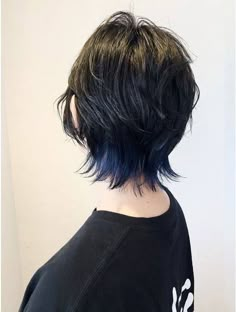 Silver Underdye Hair, Boyfriend Bob Hair, Blue Hair Short, Hair Streaks, Asian Short Hair, Hair Inspiration Short, Shot Hair Styles, Haircuts Straight Hair, Alternative Hair