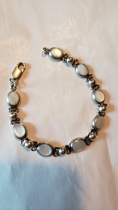 This is a lovely vintage silver bracelet with moonstones. It is marked "Mexico 925". This is for someone with a small wrist.  It is 7 1/2 inches long. This would be a nice gift as it is in good condition.  Please let me know if you have any questions or want additional photos and thank you for looking. 🙂 Mexican Bracelets, Bracelets Vintage, Wedding Bracelets, Bracelets Silver, Christmas Bracelet, Moonstone Bracelet, Wedding Jewelry Bracelets, Bracelet Ideas, Bracelet Vintage