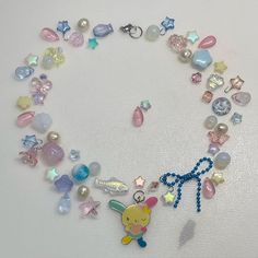 Beads Ideas Aesthetic, Mental Health Crafts, Seed Bead Jewelry Tutorials, Sea Accessories, Bead Soup, Jewellery Bag, Keychains Charms, Necklace Aesthetic