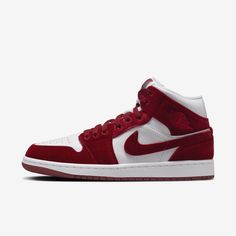 Heritage Jordan colors and soft velvet? Say less. We updated this special edition AJ1 with style and elegance in mind, letting you show off in luxurious comfort. Now that's a win. Velvet Jordan 1, Red Nike Jordans, Nike And Jordan Shoes, Nike Jordans Aesthetic, Jordan Colors, Velvet Jordans, Jordans Dunks, Jordans Aesthetic, Red Nike Shoes